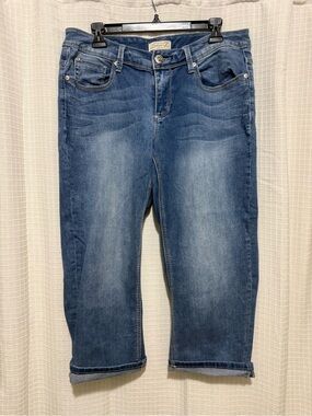 Seven7 Luxe Capri Jeans Womens Size 14 Blue Stretch Cropped Cuffed Embellished